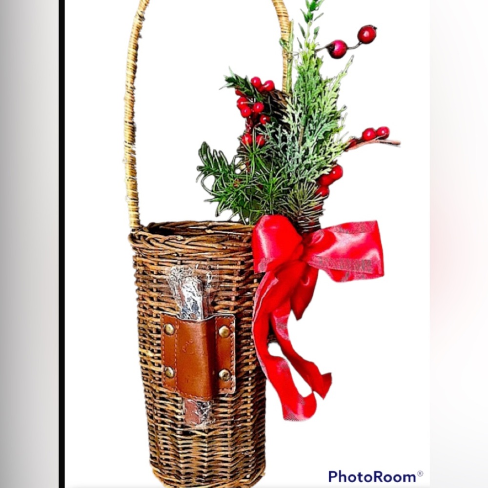 🍷HP🍷Wine Bottle Gift Carrier/ Wicker w/Corkscrew